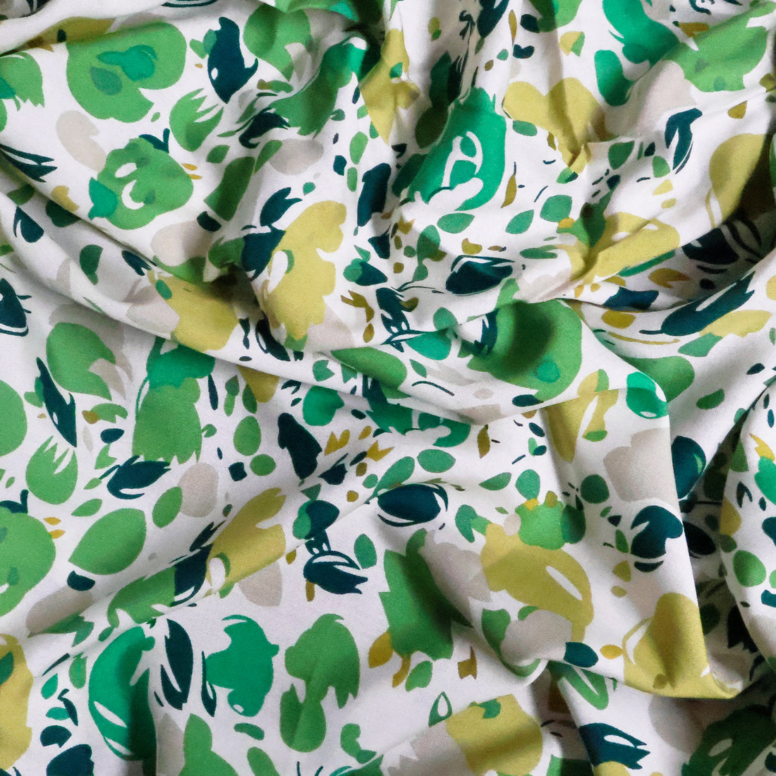 Designer Rayon - Willow Bloom Lime - 145cm